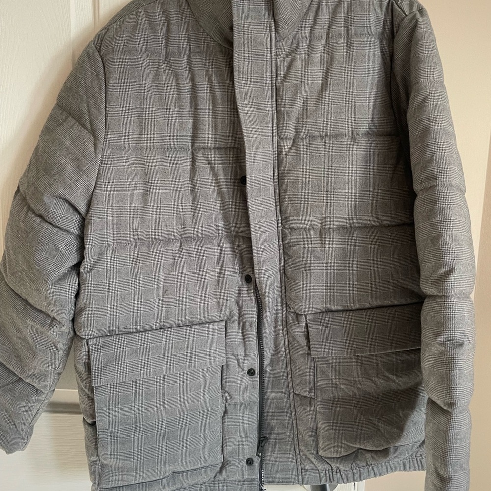 GAP Men's Charcoal Puffer Jacket